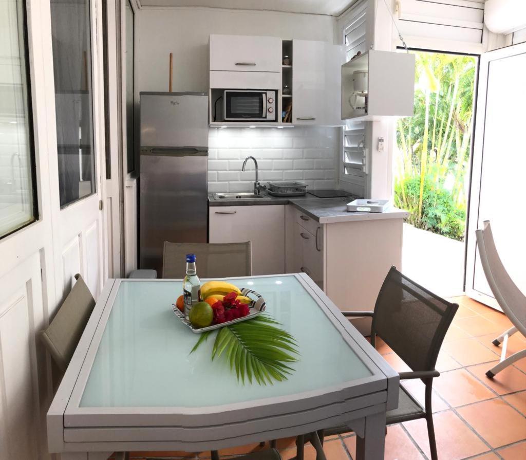 Appartement Rez-De-Chaussee De Villa A 1 Minute De La Plage Saint-Francois  Exterior foto